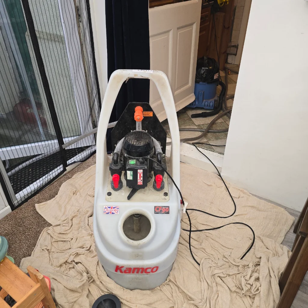 Power-flushing equipment on FHP heating work